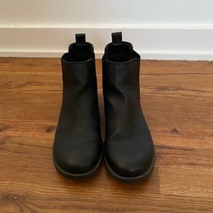 H&M Chelsea Boots